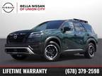 2024 Nissan Pathfinder Green, 10 miles