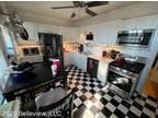 2821 E Belleview Pl Milwaukee, WI