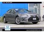 2021 Lexus ES 300h Luxury