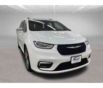 2024 Chrysler Pacifica Pinnacle is a White 2024 Chrysler Pacifica Car for Sale in Ottumwa IA