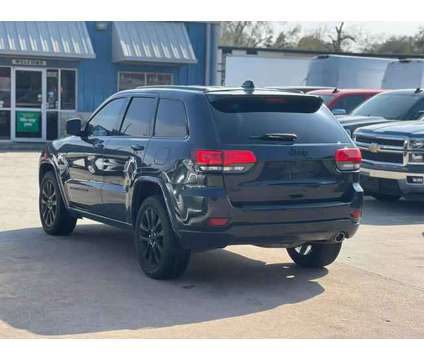 2018 Jeep Grand Cherokee for sale is a Grey 2018 Jeep grand cherokee Car for Sale in Houston TX