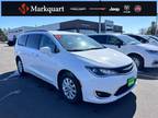 2017 Chrysler Pacifica White, 136K miles