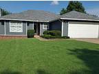 1896 N Radcliffe Ave, Fayetteville, AR