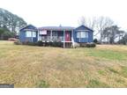 1073 Forsyth Landing Dr, Forsyth, GA 31029