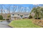 11 Roby Ct, Branford, CT 06405