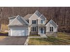 11 Metacomet Ln, Suffield, CT 06093