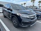 2021 Honda Pilot Touring w/Rear Captain's Chairs