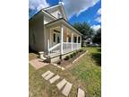 1202 Silliman St, Sealy, TX 77474