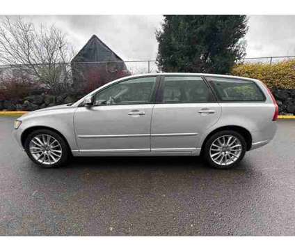 2009 Volvo V50 2.4i is a Silver 2009 Volvo V50 2.4i Station Wagon in Woodinville WA