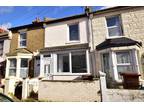 Albany Road Gillingham ME7 3 bed terraced house to rent - £1,150 pcm (£265 pw)