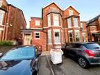 2 bed flat to rent in York Road, M21, Manchester