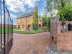5 bedroom detached house for sale in Broomer Place, Cheshunt, EN8