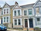 Kingswood Park Avenue, Peverell, Plymouth. A gorgeous 2 double bedroomed (