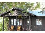 Cheboygan 2 bedrooms 1 bathroom log cabin