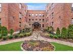 1 Maple Drive, Unit 3J, Great Neck, NY 11021