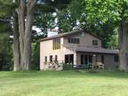 Beautiful 3 bedrooms lake home in Ludington