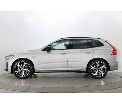 2024 Volvo XC60 Recharge Plug-In Hybrid Ultimate is a Silver 2024 Volvo XC60 3.2 Trim Hybrid in Scarborough ME