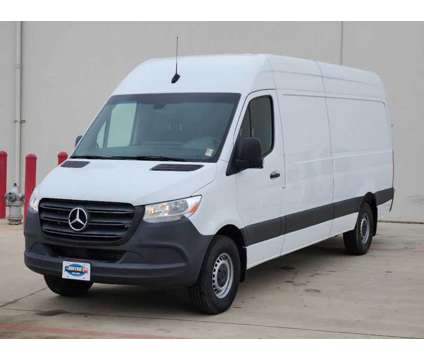 2022UsedMercedes-BenzUsedSprinterUsed2500 High Roof I4 Gas 170 RWD is a White 2022 Mercedes-Benz Sprinter Car for Sale in Lewisville TX
