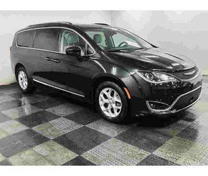 2020UsedChryslerUsedPacificaUsedFWD is a Black 2020 Chrysler Pacifica Car for Sale in Brunswick OH