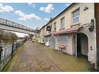 The Jolly Anglers, Kennet Side, Reading, Berkshire, RG1 3EA Mixed use -