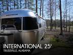 2019 Airstream International 25RB Twin Signature 25ft