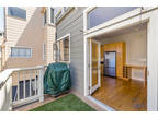 ID#1823: Cow Hollow Updated 2BR/1.5BA Condo w/ Deck & Parking