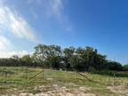 88 Cowboy Ln, Gonzales, TX 78629