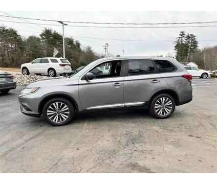 2020 Mitsubishi Outlander for sale is a Grey 2020 Mitsubishi Outlander Car for Sale in Rochester NH