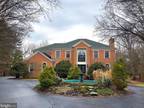 10001 Beach Mill Rd, Great Falls, VA 22066