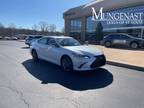 2024 Lexus ES 300h Luxury