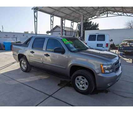 2008 Chevrolet Avalanche for sale is a Tan 2008 Chevrolet Avalanche 1500 Trim Car for Sale in Marysville CA