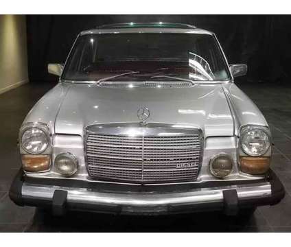 1976 MERCEDES-BENZ 300D for sale is a Silver 1976 Mercedes-Benz 300 Model Classic Car in Rolling Meadows IL