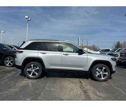 2024 Jeep Grand Cherokee Limited is a Silver 2024 Jeep grand cherokee Limited Car for Sale in Pataskala OH