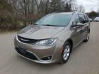 2017 Chrysler Pacifica Tan, 61K miles