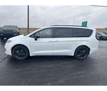 2024 Chrysler Pacifica Limited is a White 2024 Chrysler Pacifica Limited Car for Sale in Branson MO