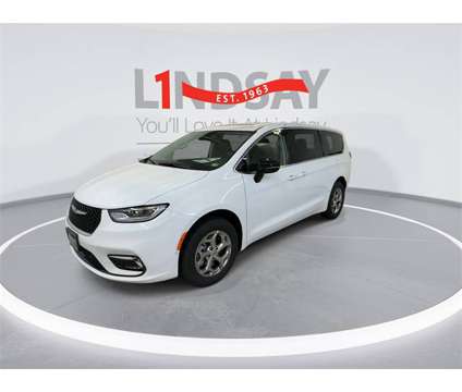 2024 Chrysler Pacifica Limited is a White 2024 Chrysler Pacifica Limited Car for Sale in Manassas VA