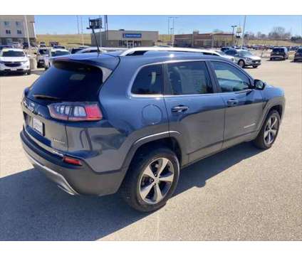 2020 Jeep Cherokee Limited 4X4 is a Blue, Grey 2020 Jeep Cherokee Limited SUV in Dubuque IA