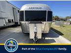2019 Airstream Classic 33FB Twin 33ft