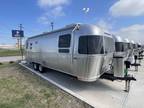 2024 Airstream Flying Cloud 27FB 28ft