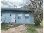 Flat For Rent In Sealy, Texas