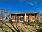 306 Dupont St, Sterling, VA 20164