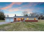 12561 Indian Hill Dr, Sykesville, MD 21784
