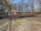 222 Pineview Dr, Lawrenceville, GA 30046
