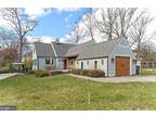 6422 Shady Ln, Falls Church, VA 22042