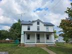 14 E Loudoun St, Round Hill, VA 20141