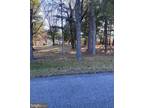 13013 Pinehill Dr, Hagerstown, MD 21740