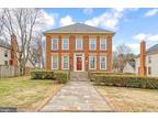 2905 Maple Ln, Fairfax, VA 22031