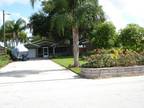 Beautiful relaxing private waterfront white sand beach home 25 min from disney