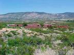 Cross Creek Road Ranch, New Mexico, USA