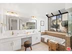 Condo For Sale In Los Angeles, California